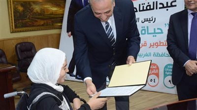 تفاصيل لقاء محافظ الغربية بـ24 أسرة من الأهالي وبحث مطالبهم