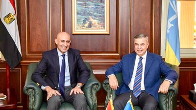 وزير التعليم يتابع تنفيذ آليات مواجهة الكثافات الطلابية وسد عجز المعلمين بالإسكندرية 