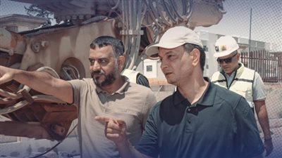 نجل حفتر يزور مدينة البيضاء ويتفقد مشروع الجسور لهذا السبب