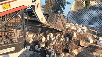  إزالة ١٣٧ حالة بناء مخالف وتعدي على الأراضي الزراعية بمراكز ومدن الغربية