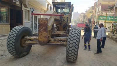 محافظ المنيا يتابع رصف ورفع كفاءة الطرق والشوارع بالمراكز ضمن الخطة الاستثمارية