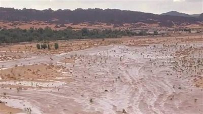 بسبب السيول.. انجراف الطريق الرابط بين بلدية أوباري وغات فى ليبيا