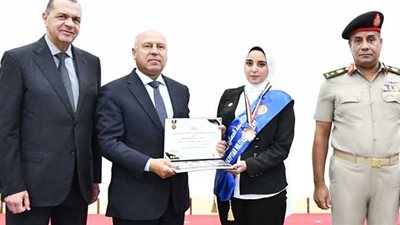 الأكاديمية العسكرية تحتفل بتخرج دورات جديدة من العاملين بوزارتي النقل والمالية