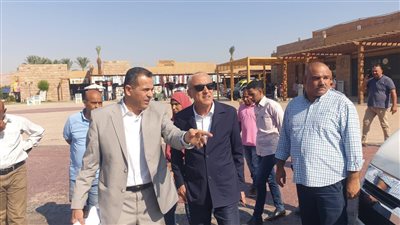 محافظ الأقصر يتابع سير العمل بعدد من القطاعات الحيوية وسط المدينة 