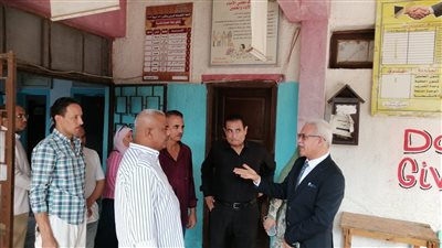 مدير تعليم القاهرة يتابع خطة تنفيذ تخفيض الكثافة فى الفصول واستغلال الفراغات (صور)