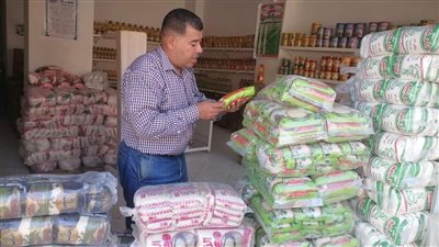 حملات تموينية مكبرة لضبط الأسواق والمخابز البلدى بالمنيا 