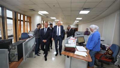 وزير الطيران المدني في زيارة ميدانية لسلطة الطيران