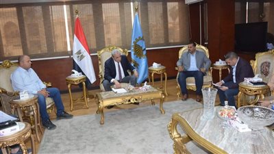 تفاصيل اجتماع محافظ الغربية بمسؤول «المصرية للاتصالات»