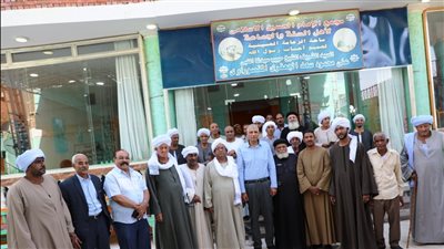 لقاء جماهيرى موسع لمحافظ أسوان مع أبناء مركز دراو