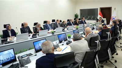 وزير الصحة يوجه بوضع خطة شاملة للتوسع في منشآت التأمين الصحي 