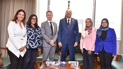 4 مجالات للتعاون المشترك.. لقاء وزير العمل بوفد برنامج الأغذية العالمي (صور)