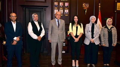 محافظ الأقصر يلتقي وفد وزارة التخطيط والتنمية الاقتصادية