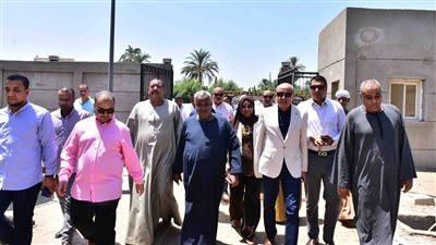 محافظ الأقصر يجرى جولة تفقدية موسعة لمتابعة سير أعمال المشروعات بالقرنة