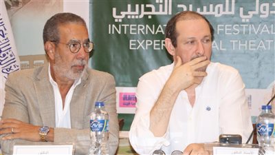 مدحت العدل يترأس لجنة تحكيم مهرجان القاهرة الدولي للمسرح التجريبي