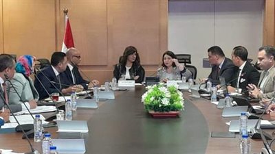 مناقشات بالتضامن حول إمكانية إنشاء حضانات وفصول رياض أطفال ضمن قرى 