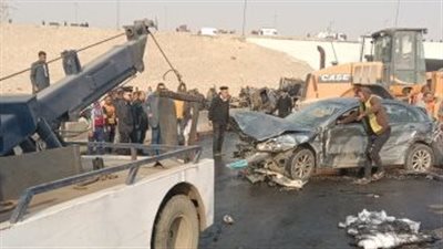 رفع آثار حادث تصادم 3 سيارات في موقف بمدينة السلام