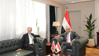 تفاصيل لقاء وزير التربية والتعليم بالسفير البريطاني بالقاهرة 