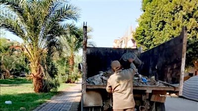مدينة الأقصر تواصل حملات النظافة ورفع المخلفات بجميع أحياء المدينة 