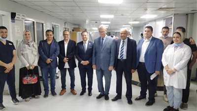 دفعة 2006 بـ«طب بنها» تتبرع بـ 3 أسرة رعاية مركزة كاملة التجهيز 