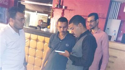 مخالفات بالجملة لمطاعم ومقاهي ومعارض سيارات مشهورة بأسوان