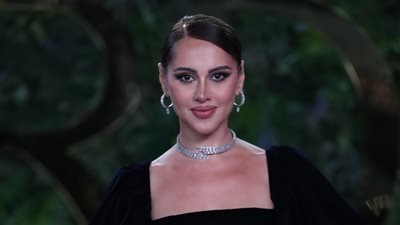 رقم سري.. الصور الأولى لـ ياسمين رئيس من كواليس 