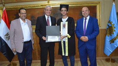 محافظ الغربية يكرم 11 طالبا من أوائل الشهادات العامة 