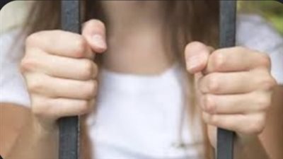 ضبط سيدة لقيامها بتصوير وبث فيديوهات خادشة للحياء بحداق الأهرام 