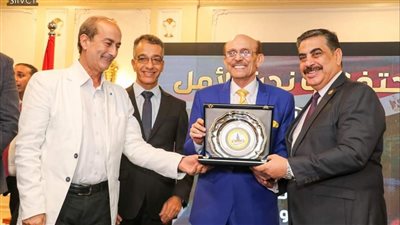 تكريم محمد صبحي وعدد من الفنانين وأوائل الشهادات بالإسكندرية 