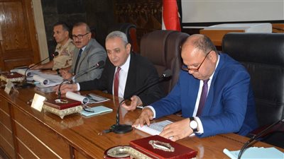 محافظ الغربية يترأس اجتماع المجلس التنفيذى ويتخذ عدة قرارات هامة