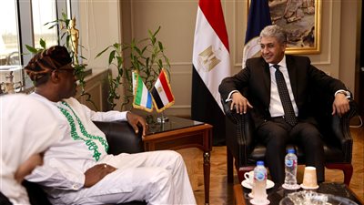وزير السياحة والآثار يلتقي بسفير سيراليون بالقاهرة لبحث تعزيز التعاون في مجال السياحة