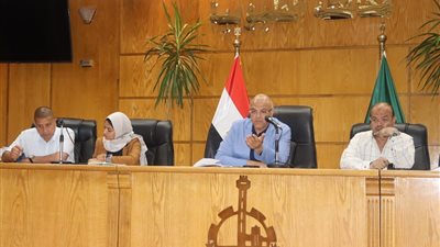 محافظ القليوبية يتابع العمل فى منظومة التصالح على مخالفات البناء