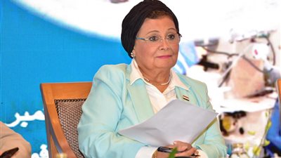 نائب وزير الصحة تؤكد على أهمية إتاحة خدمات الصحة الإنجابية في دعم المرأة العاملة