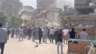 الاستعانة بمعدات ثقيلة للبحث عن 3 أشخاص أسفل عقار شبرا المنهار