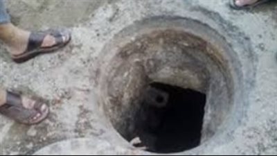 مصرع وإصابة 3 أشخاص إثر سقوطهم في بالوعة صرف صحي بأبو النمرس 