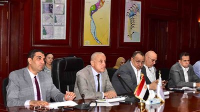 محافظ الأقصر يعقد اجتماعًا لمتابعة تطبيق قانون التصالح فى مخالفات البناء