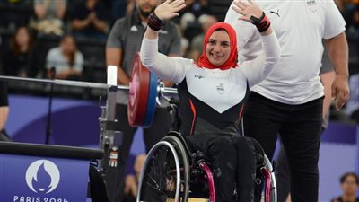 وزير الرياضة يهنئ رحاب أحمد بذهبية رفع الأثقال في دورة الألعاب البارالمبية باريس