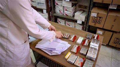 «الصحة» تُعلن بدء التشغيل التجريبي لتوصيل جرعات الدواء بالمجان 