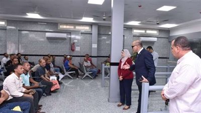 وزير العمل يتفقد اختبارات المتقدمين لوظائف البوسنة والهرسك