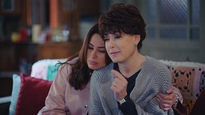 أنوشكا: مخوفتش من تقديم دور والدة هند صبري في 