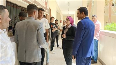 رئيس جامعة الأقصر تتفقد إجراءات الكشف الطبي للطلاب الجدد بالجامعة 