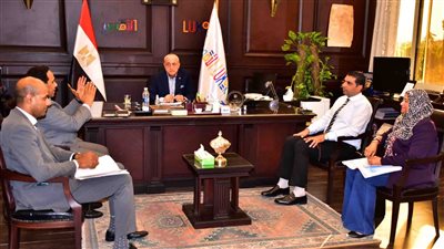 محافظ الأقصر يبحث الموقف التنفيذي لمشروعات حياة كريمة (صور)