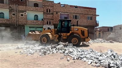 حملة إزالات تعد على الأراضي بنطاق مركزي كوم أمبو وأسوان