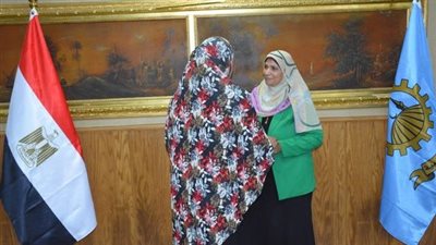 خلال لقاءه بـ55 أسرة.. محافظ الغربية يسلم مساعدات مادية وكراسي متحركة