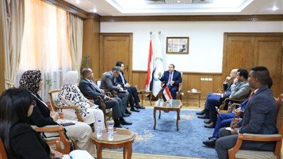 وفد «حزب العدل» يلتقي رئيس الجهاز المركزي للتنظيم والإدارة