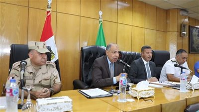 محافظ المنيا يوجه بالاستعداد الكامل للعام الدراسي الجديد وتوفير 4000 فرصة عمل للشباب