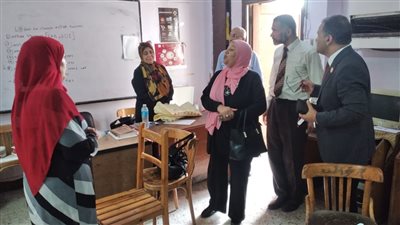 وكيل تعليم القاهرة تصدر تنبيهات هامة أثناء تتفقدها لمدرسة النقراشي للغات