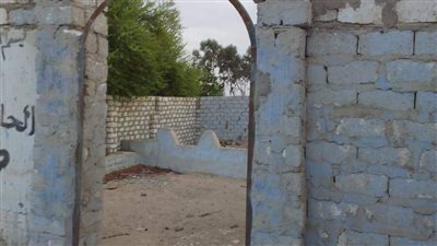 عصابات سرقة أبواب المقابر تثير غضب أهالي الأقصر (صور)