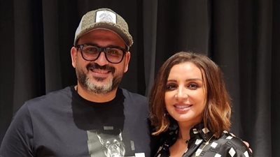 أكرم حسني يكشف سر تعاونه مع أنغام في أغنيتها الجديدة.. نص كيلو بن وسط محوج (فيديو)