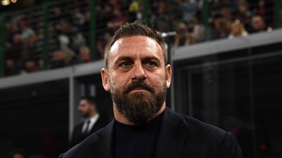 رسميًا.. روما يُقيل دي روسي وهؤلاء المرشحون لخلافته فى تدريب الفريق