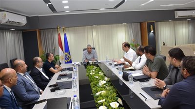 محافظ أسوان: أخذ عينات من المحطات والمرشحات والمنازل للتأكد من جودة المياه